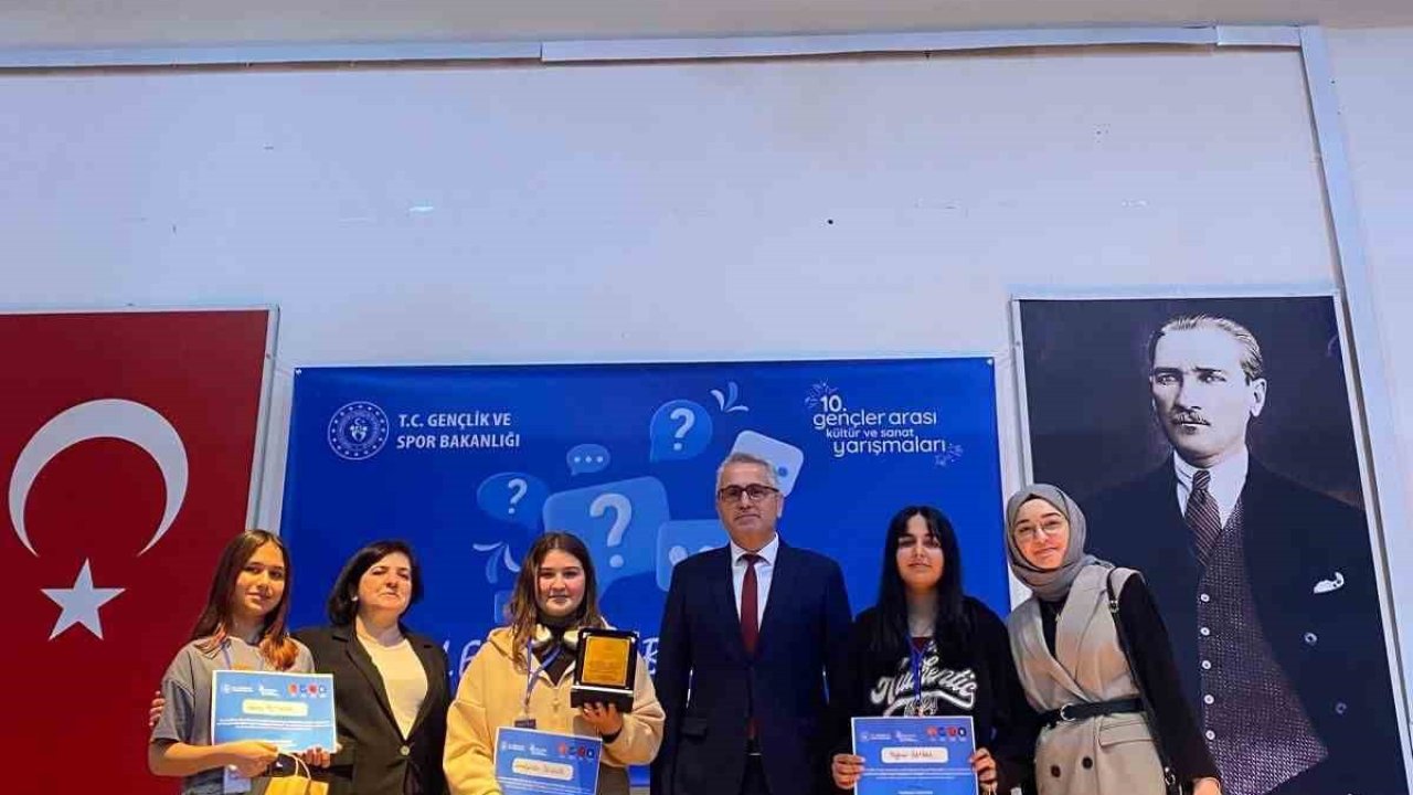 Türkeli Gençlik Merkezi temsilcilerinden il birinciliği başarısı