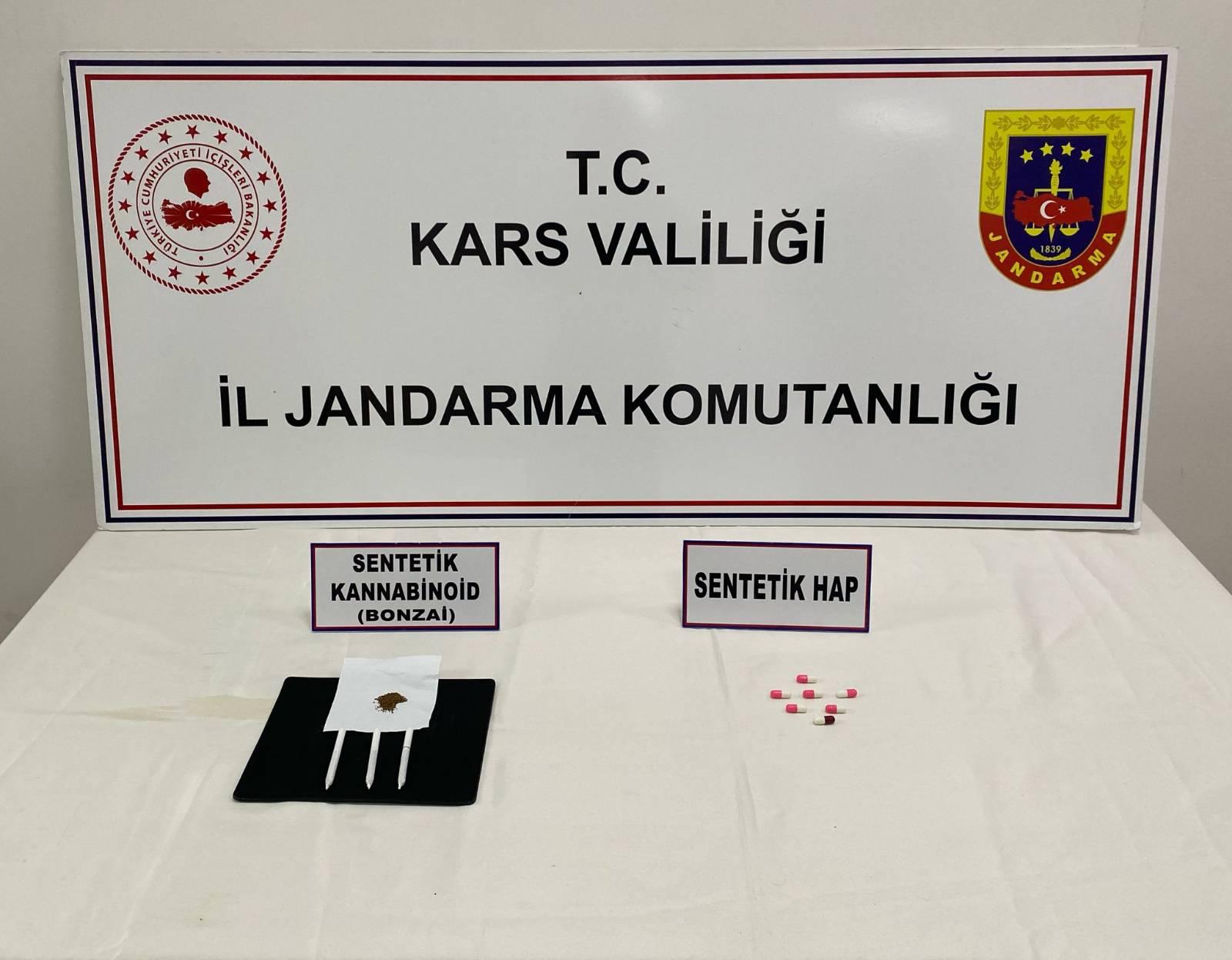 Kars'ta Uygulama noktasında uyuşturucu ele geçirildi