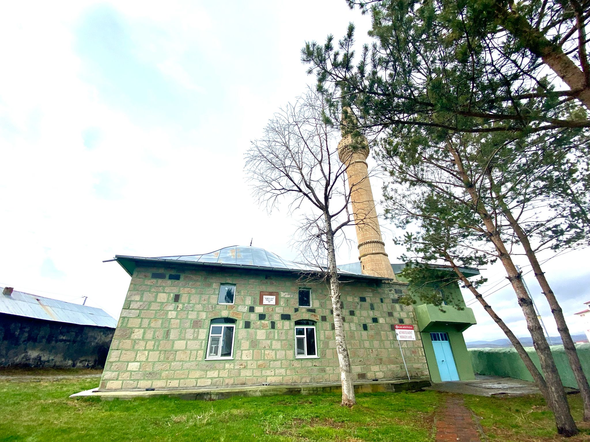 Kümbetli Köyü Merkez Camii Yıllara Meydan Okuyor