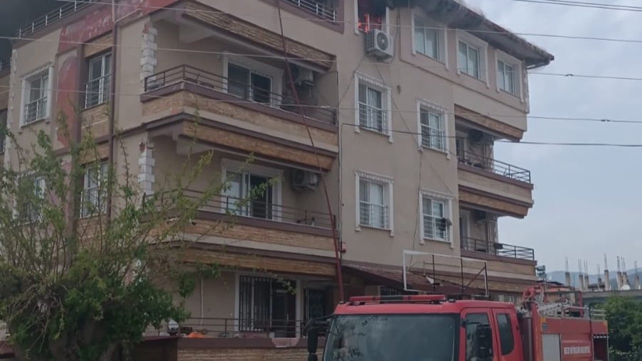 Antakya’da ev alevlere telsim oldu
