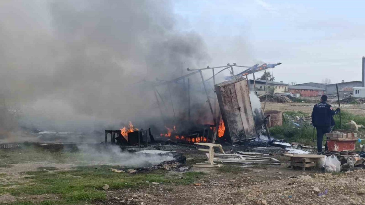 Antalya’da konteyner yangını korkuttu