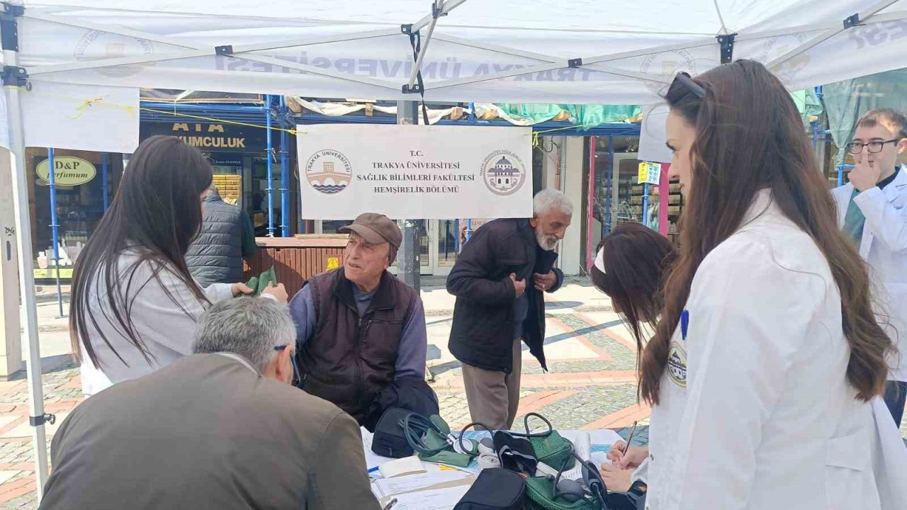 Edirne’de üniversite öğrencilerinden kanser farkındalık etkinliği