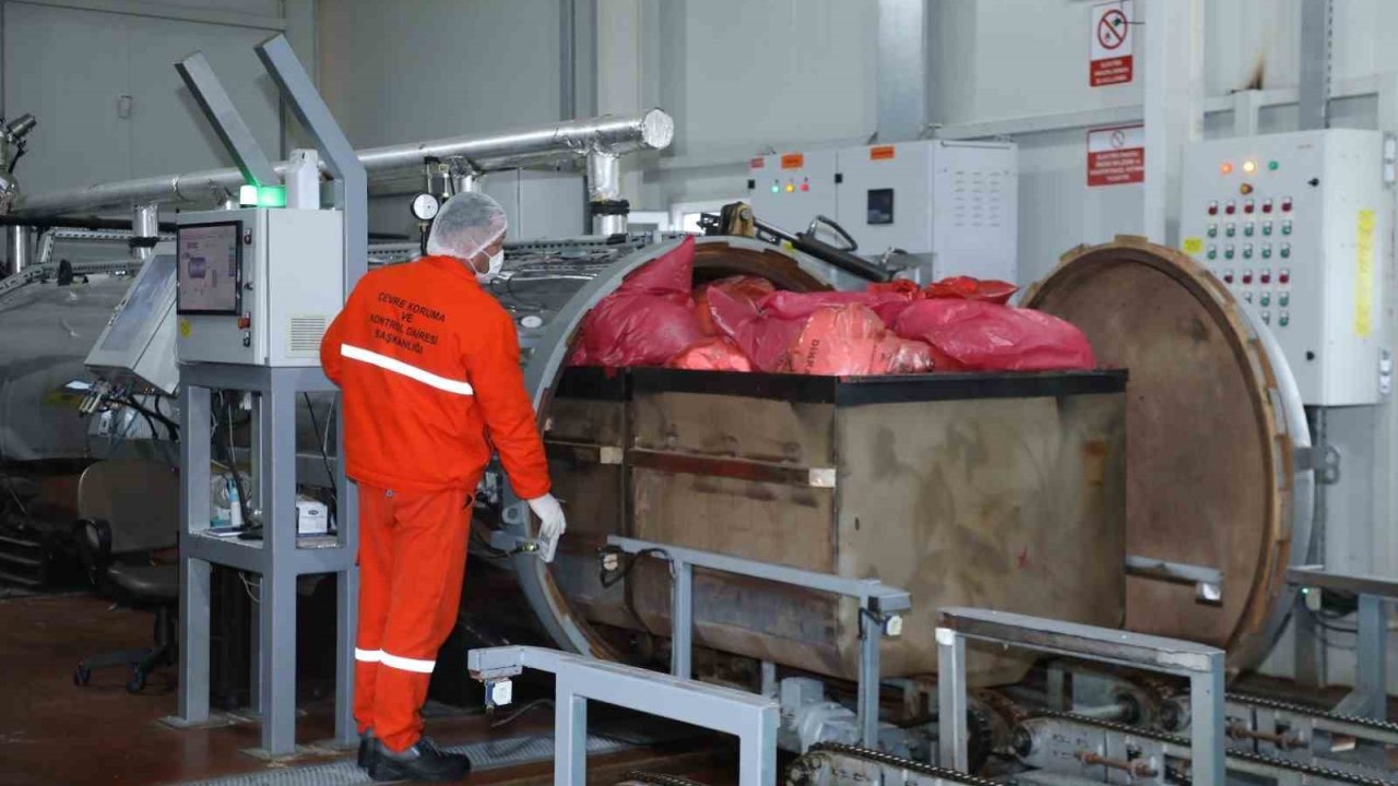 Günlük 10 ton atık bu tesiste bertaraf ediliyor