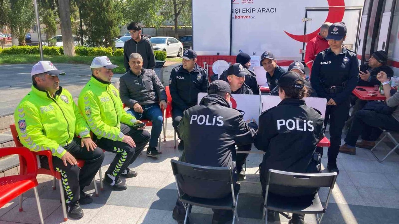 Polislerden kan bağışına destek