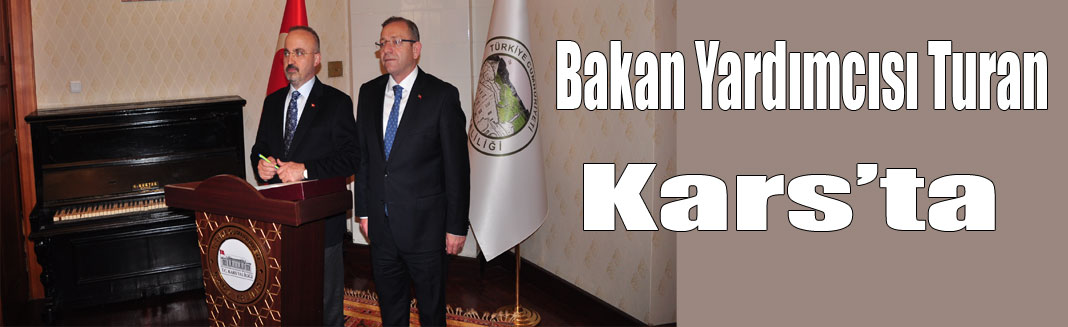 Kars'ta sokak hayvanları masaya yatırıldı