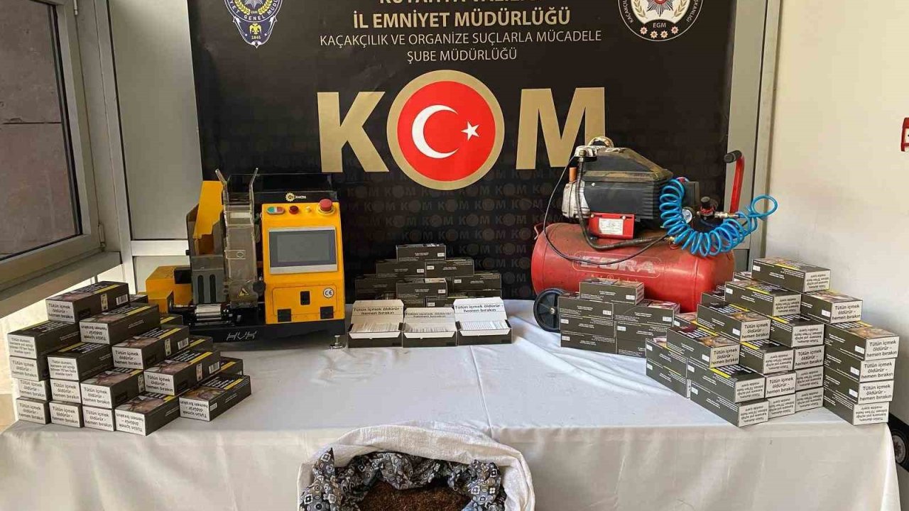 Kütahya’da kaçak makaron ve fişek ele geçirildi