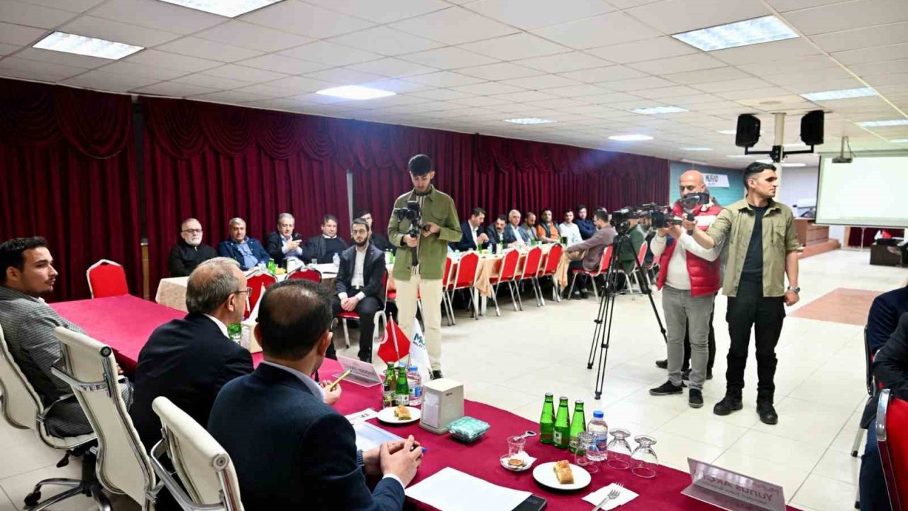 Vali Yavuz: "Malatya’da 100 binden fazla bağımsız bölüm inşaatı sürüyor"