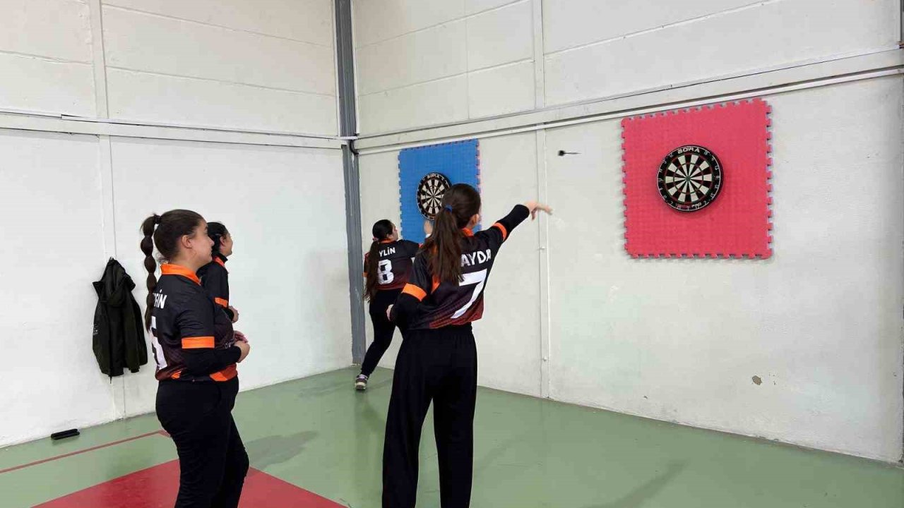 Sivrihisar’da 23 Nisan Masa Tenisi ve Dart coşkusu