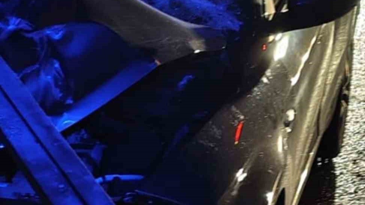 Alanya’da tır ile otomobil çarpıştı: 1 ölü, 2 yaralı