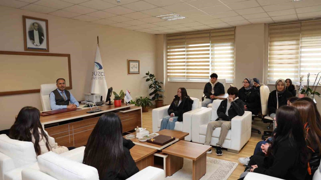 Lise öğrencileri Düzce Üniversitesi’nde
