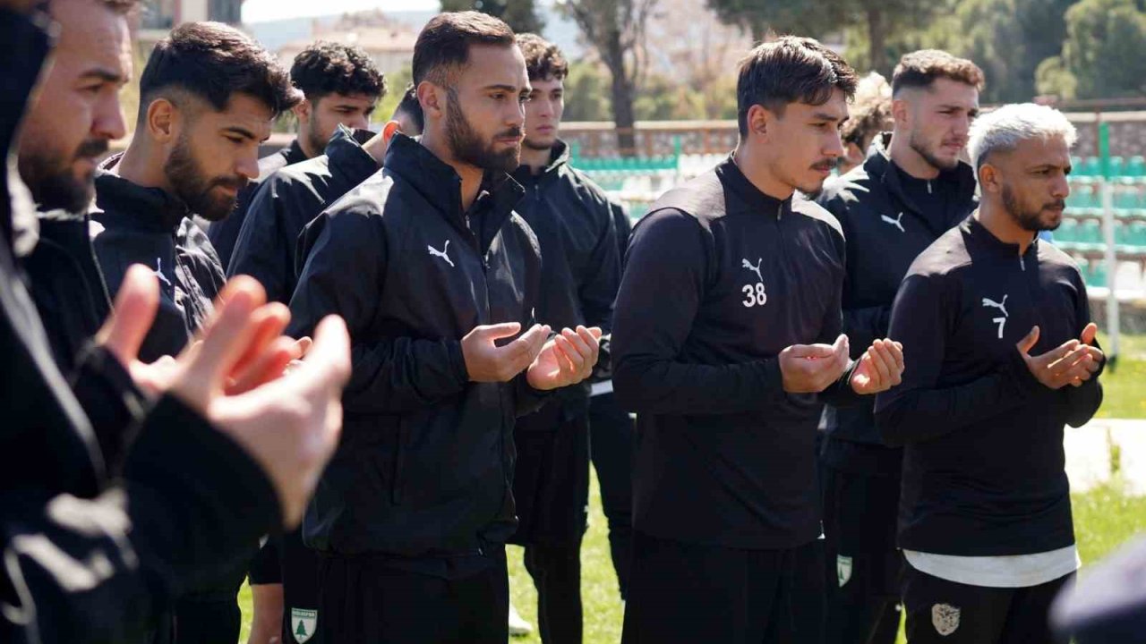 Muğlaspor, dua eşliğinde antrenmana çıktı