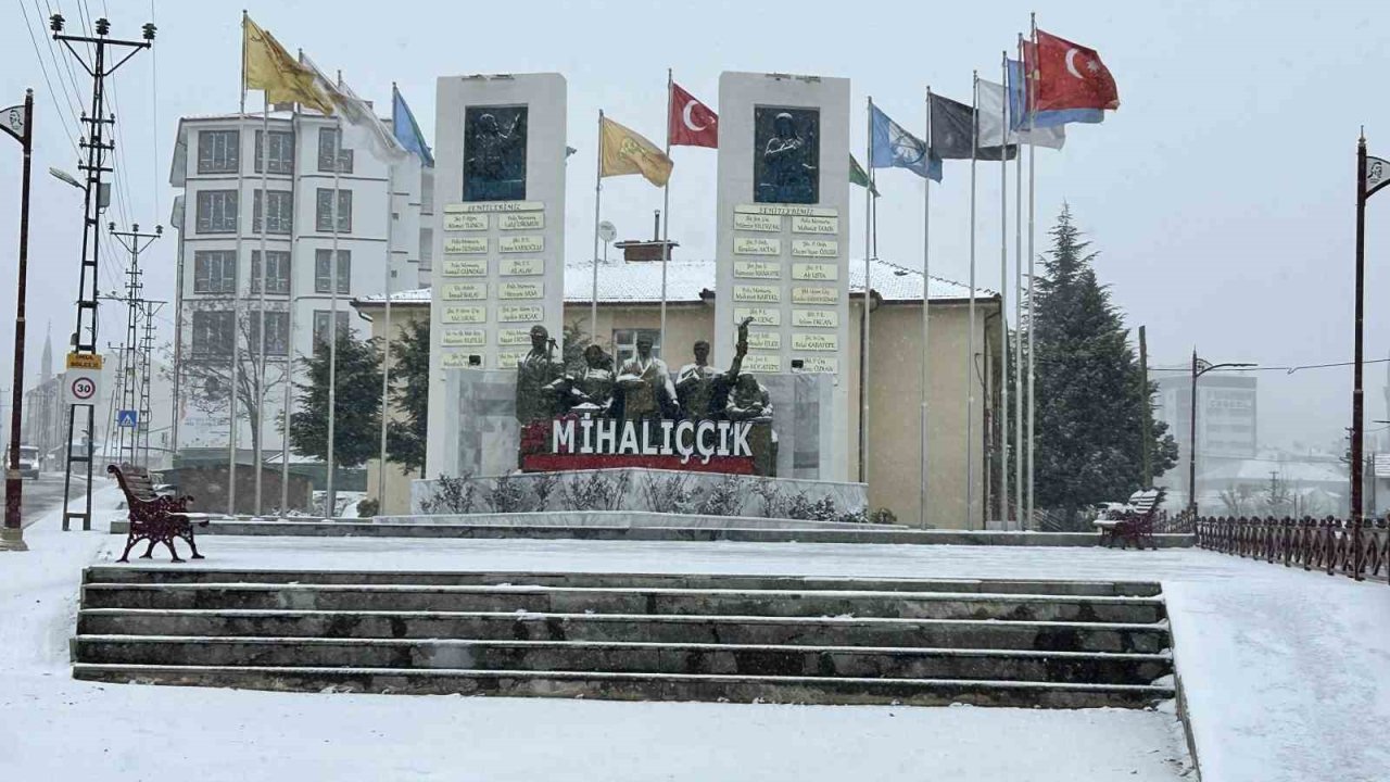 Eskişehir’de kar yağışı etkili oldu