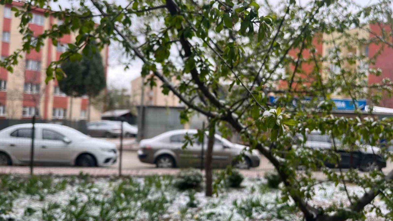 Eskişehir’in yüksek kesimleri karla kaplandı