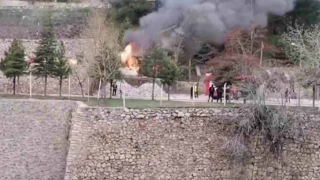 Elazığ’da konteyner yangını