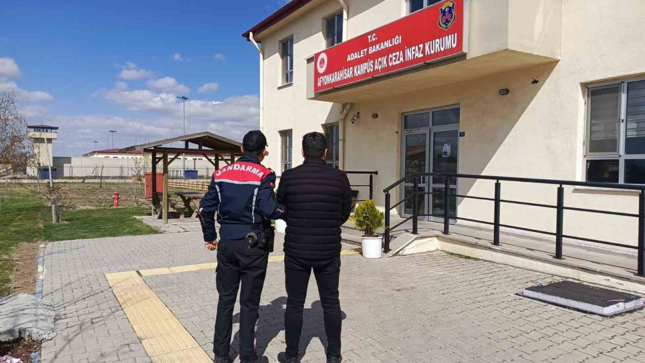 Uyuşturucu suçundan aranan şahsı jandarma yakaladı