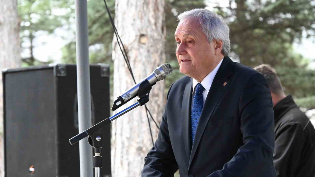 CHP’li Başkandan skandal konuşma: "Osmanlı yurt topraklarını yabancılara parsel parsel sattı"