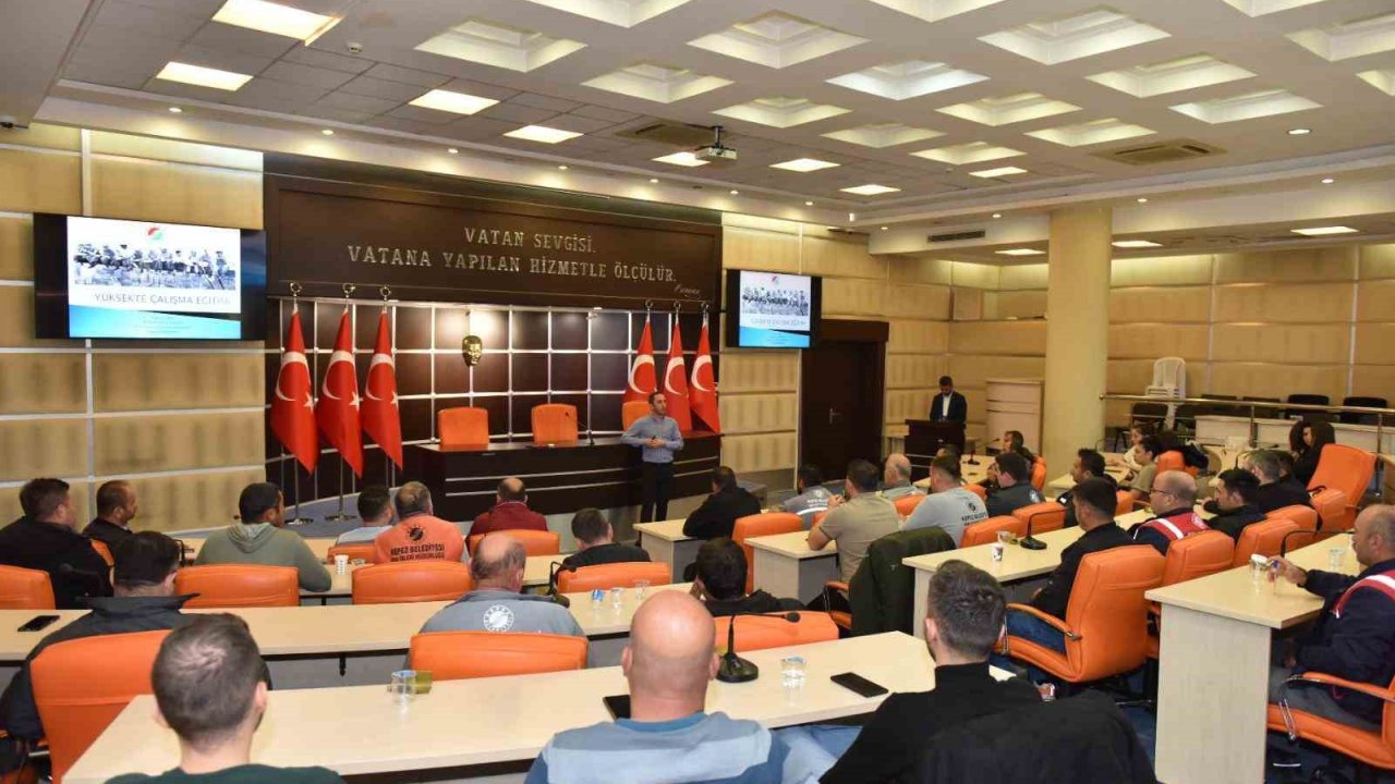 Kepez Belediyesi personeline yüksekte çalışma eğitimi verildi