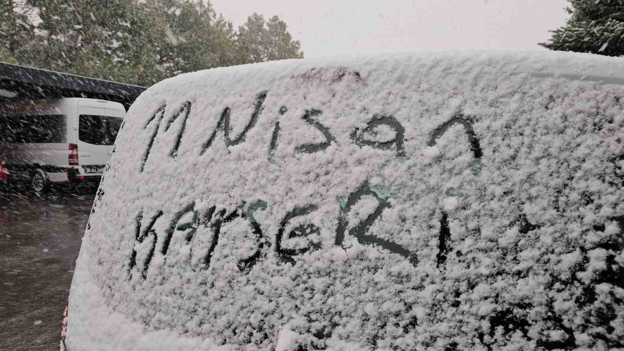 Kayseri’de kar ve şiddetli rüzgar