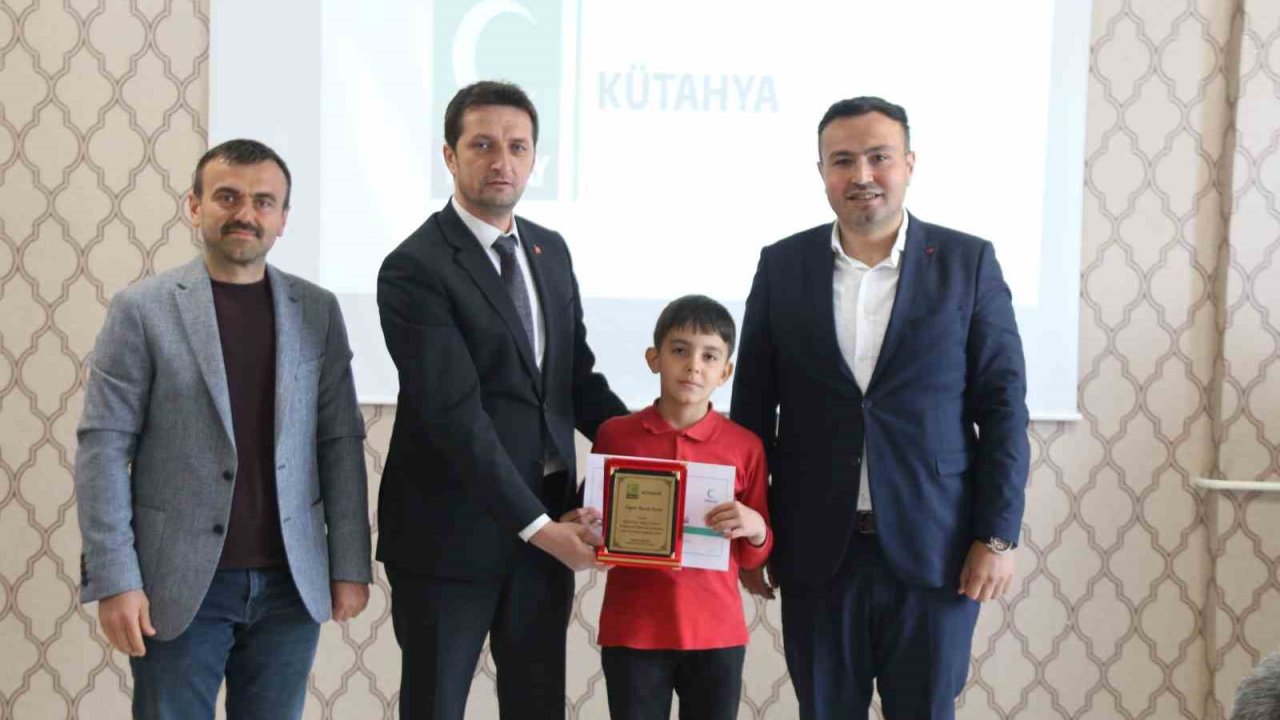 "Sağlıklı Nesil Sağlıklı Gelecek" yarışması şiir dalı il birincisi Hisarcık Cumhuriyet İlkokulu’ndan