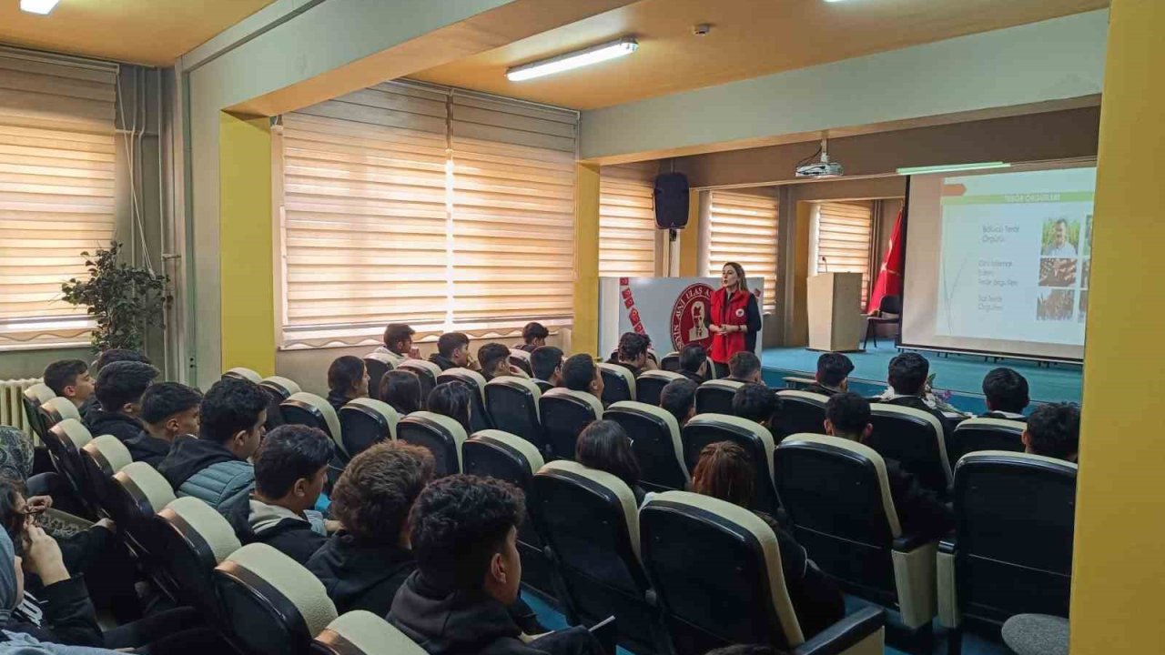 Lise öğrencilerine bilgilendirme semineri