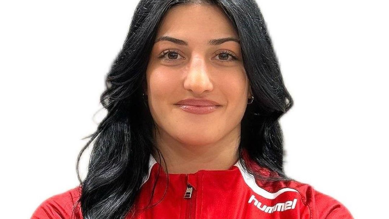Erzincanlı milli güreşçi Kamaloğlu gümüş madalya kazandı