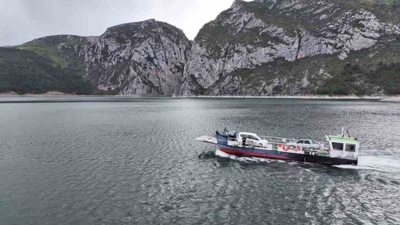 Altınkaya mağdurları: 15 mahallede 36 yıldır feribotla ulaşım