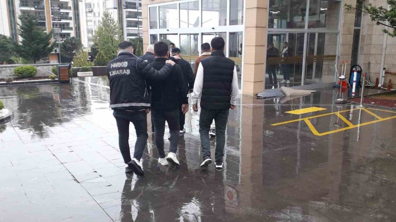 Uyuşturucu taciri 3 şüpheli yakalanıp tutuklandı