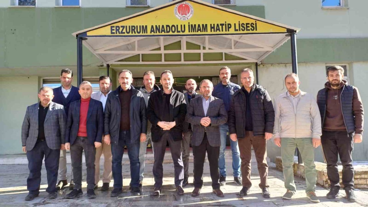 Erzurum’da gençler umre için yarıştı