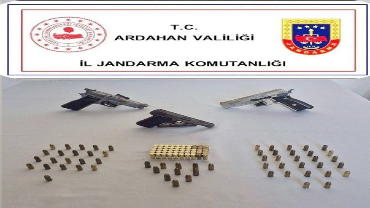 Ardahan’da 3 ruhsatsız tabanca ve 109 fişek ele geçirildi