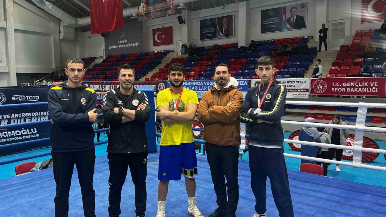Bayburt’tan 2 lise öğrencisi boksta derece elde etti