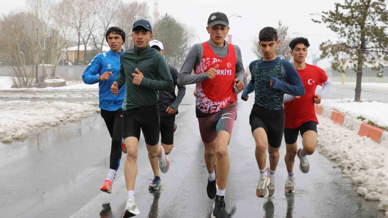 Ağrı’da kurtuluş koşusu heyecanı