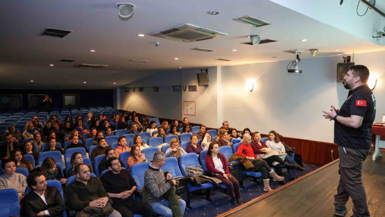 Büyükşehir’den personele "En İyi Narkotik Polisi: Anne" eğitimi