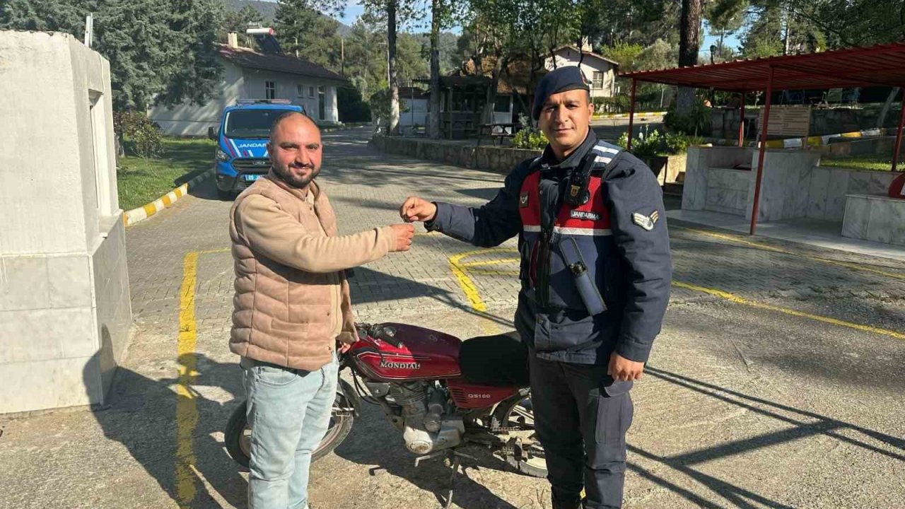 Çalınan motosikletine 7 yıl sonra kavuştu