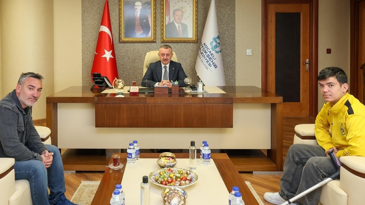 Kocaelisporlu Efe Kartal’dan Büyükakın’a ziyaret