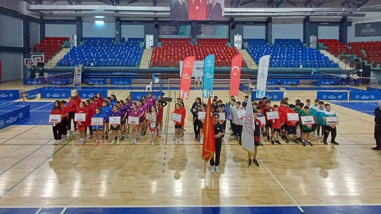 20 takım mücadele ediyor