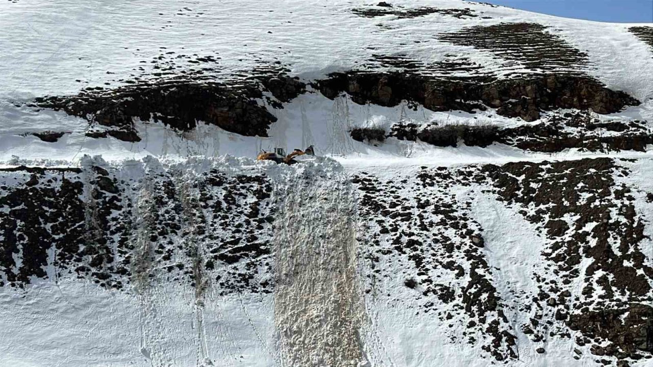 Muş’ta kar yağışı: 19 köy yolu ulaşıma kapandı