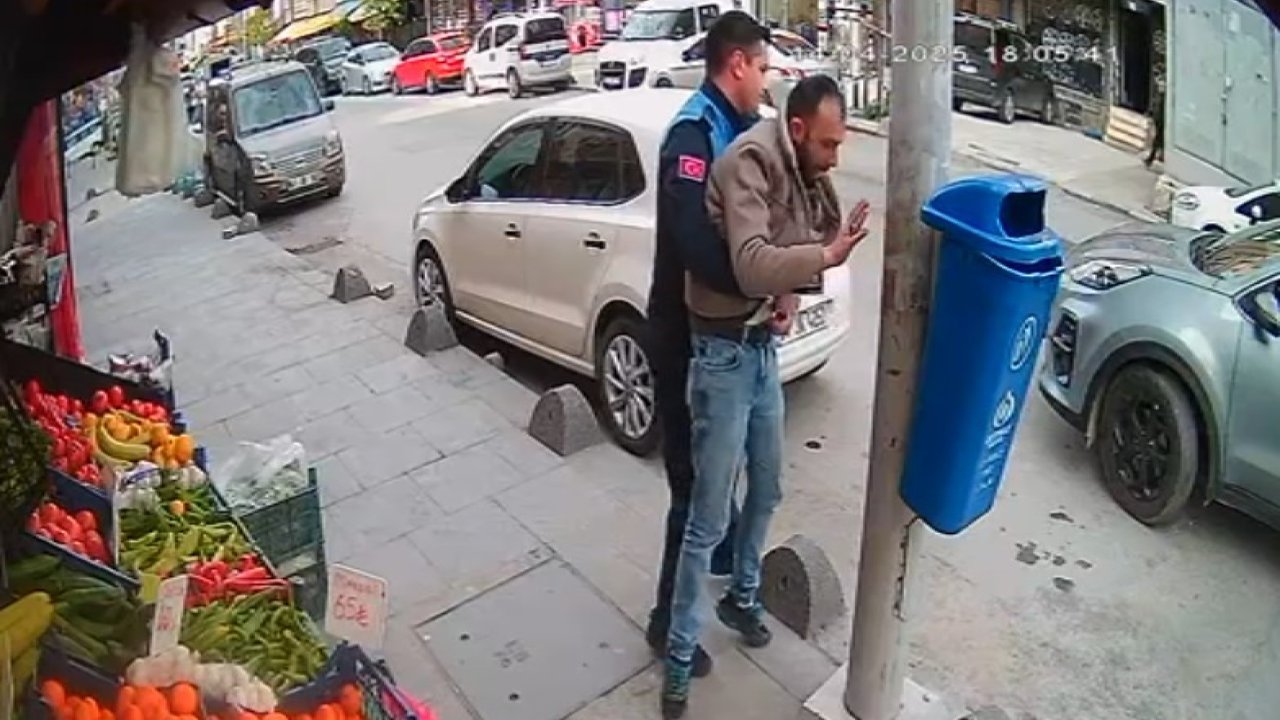 Sultangazi’de Zabıtadan genç adama hayat kurtaran heimlich manevrası