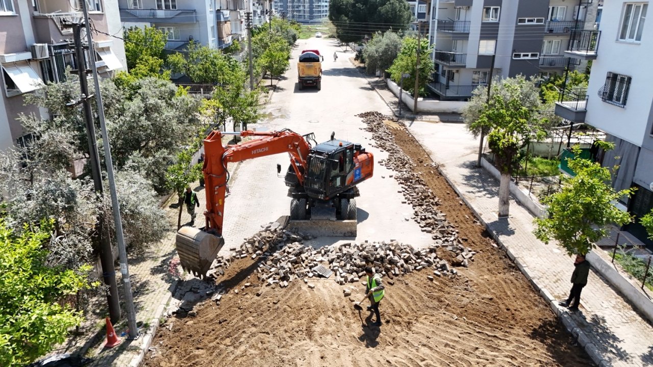 Başkan Çerçioğlu Efeler’in yollarını yenilemeyi sürdürüyor