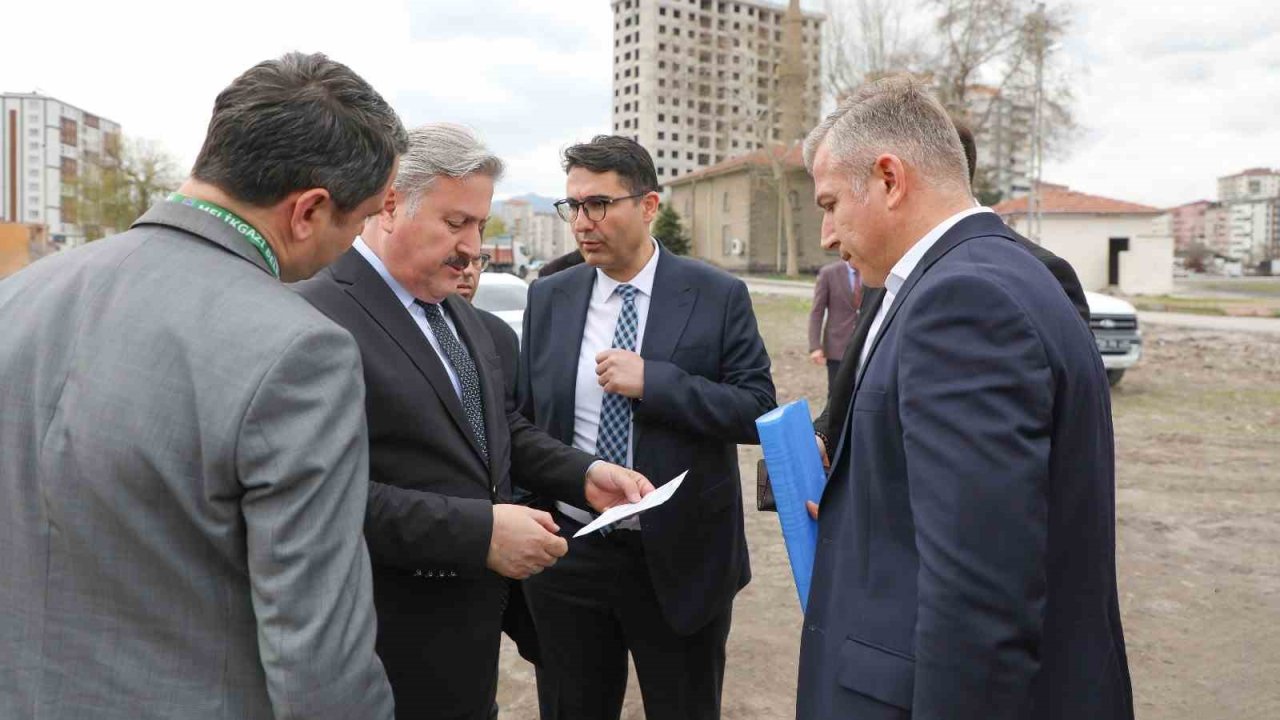 Başkan Palancıoğlu: "Melikgazi’de metruk yapı kalmayacak"
