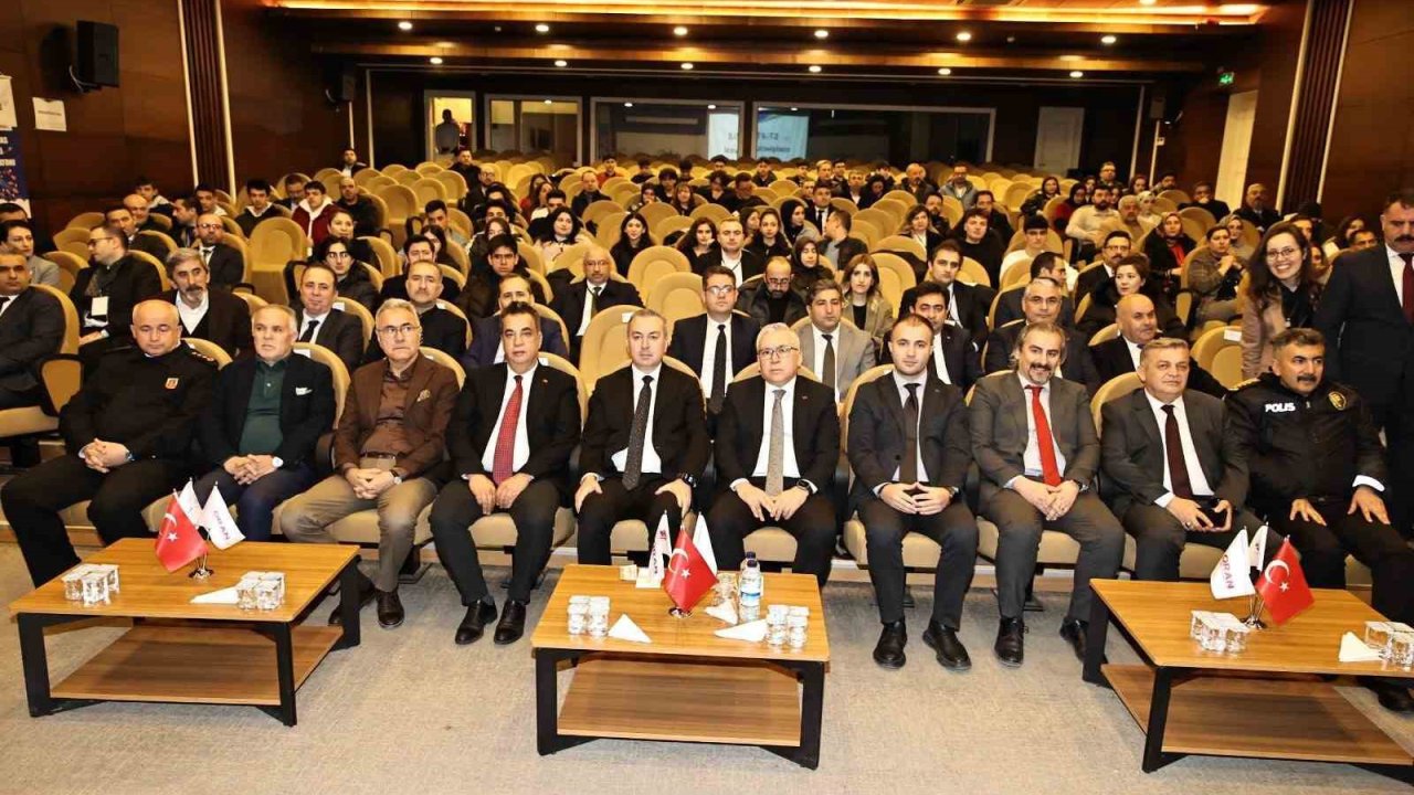 Özdemir: "Sihirli kelimemiz girişimcilik"