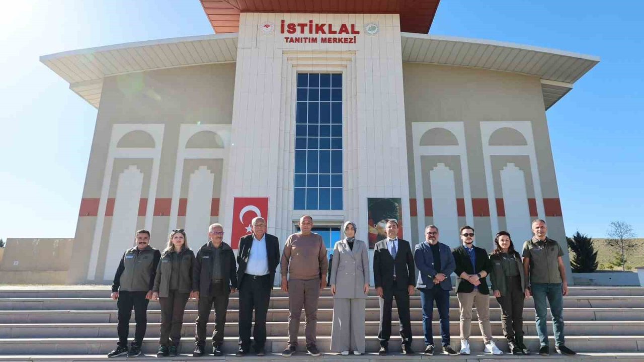 Vali Yiğitbaşı’ndan İstiklal Tanıtım Merkezi’ne ziyaret