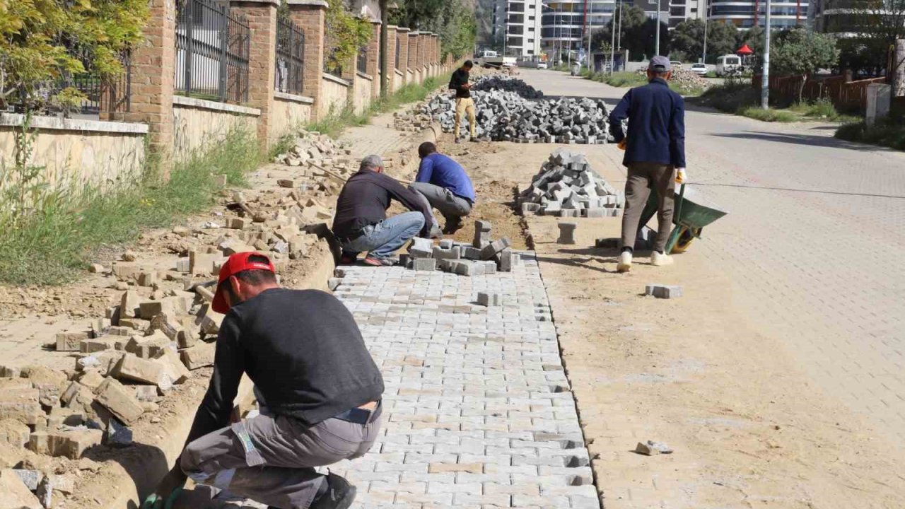 Nazilli’de yol yenileme ve bakım çalışmaları sürüyor