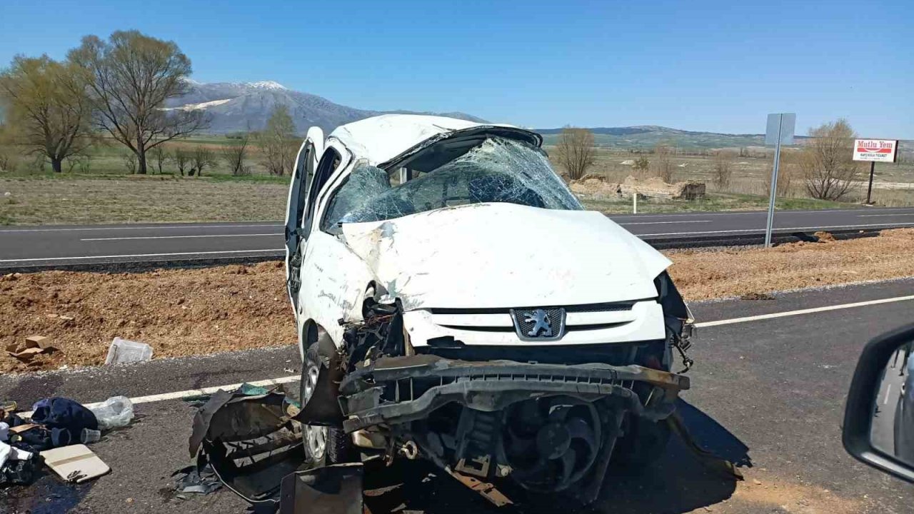 Şarkikaraağaç’ta takla atan otomobilin sürücüsü yaralandı