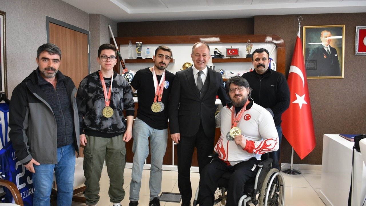 Çakmur bilek şampiyonlarını kutladı