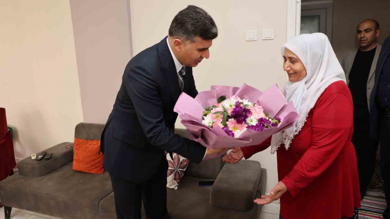 Şener, şehit aileleriyle bir araya geldi