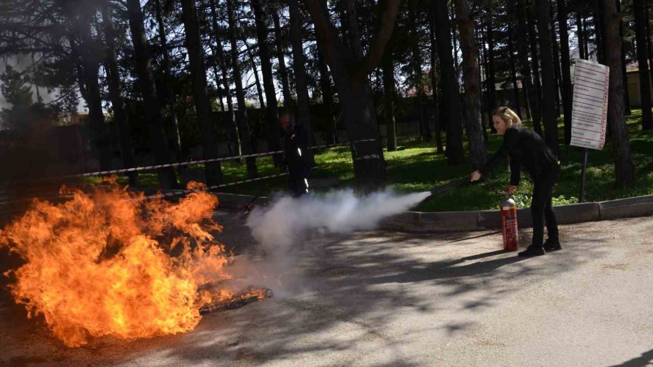Eskişehir İl Sağlık Müdürlüğü personeline yangın eğitimi verildi