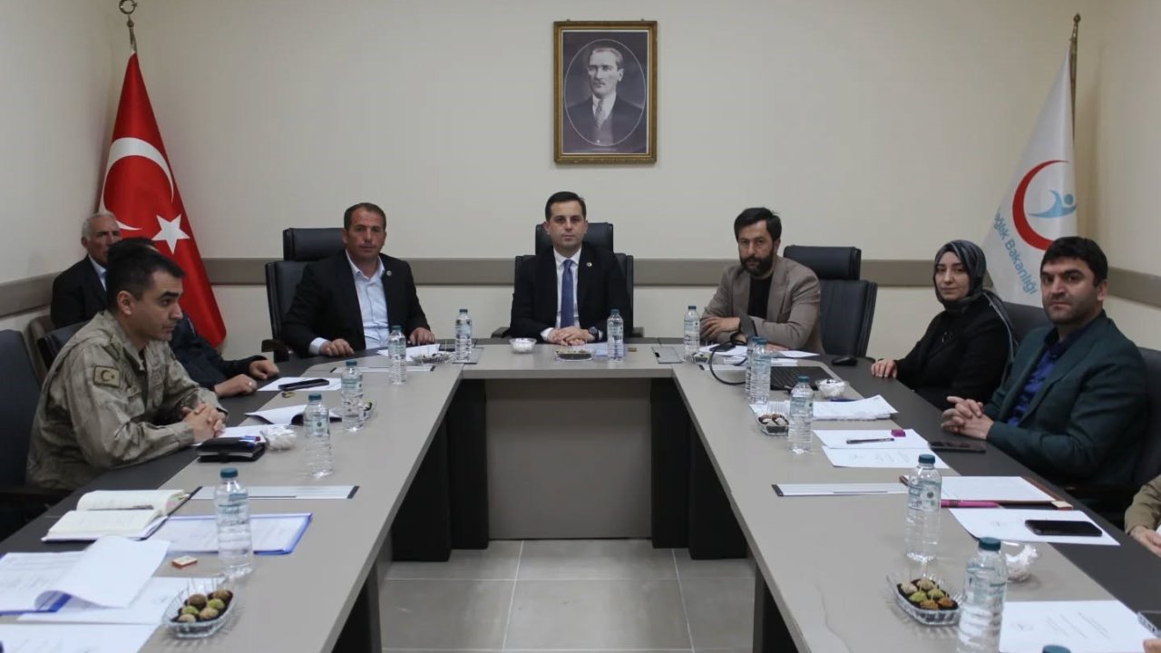 Demirözü’nde içme sularının görüşüldüğü bir toplantı yapıldı