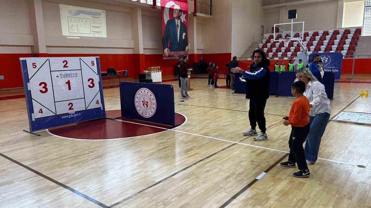 İlkokul fiziksel etkinlik oyunları yapıldı