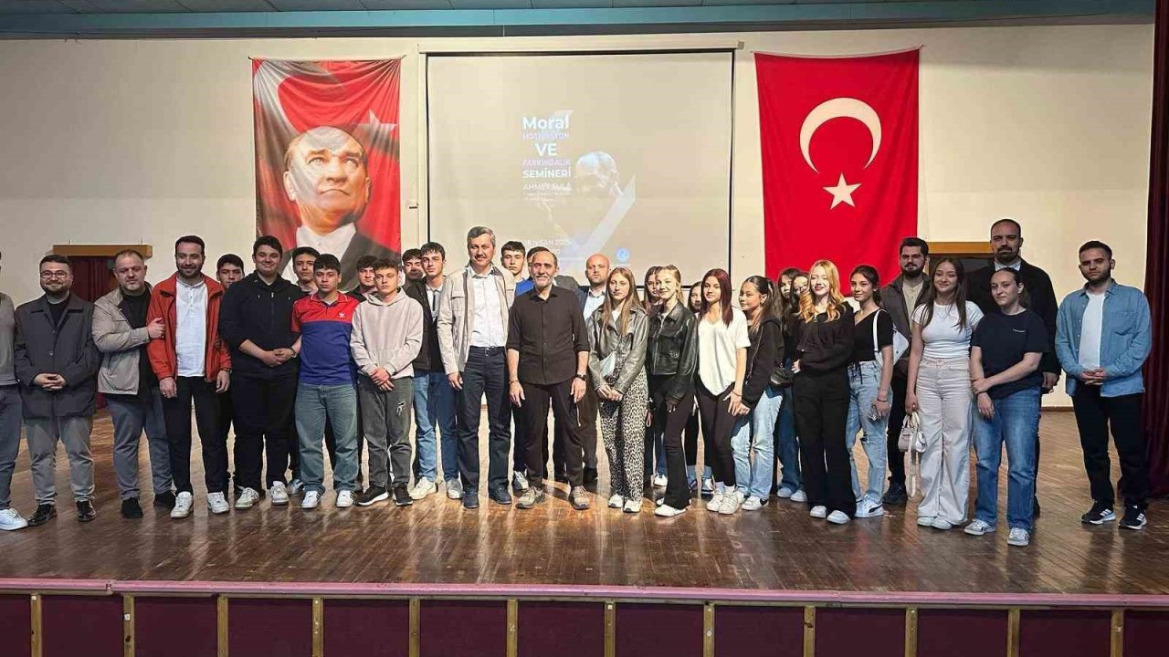 Soma’da Ahmet Sula’dan unutulmaz bir seminer