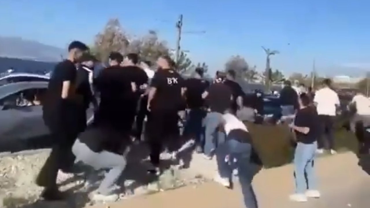 İzmir’de Beşiktaş ile Göztepe taraftarı arasında gerginlik